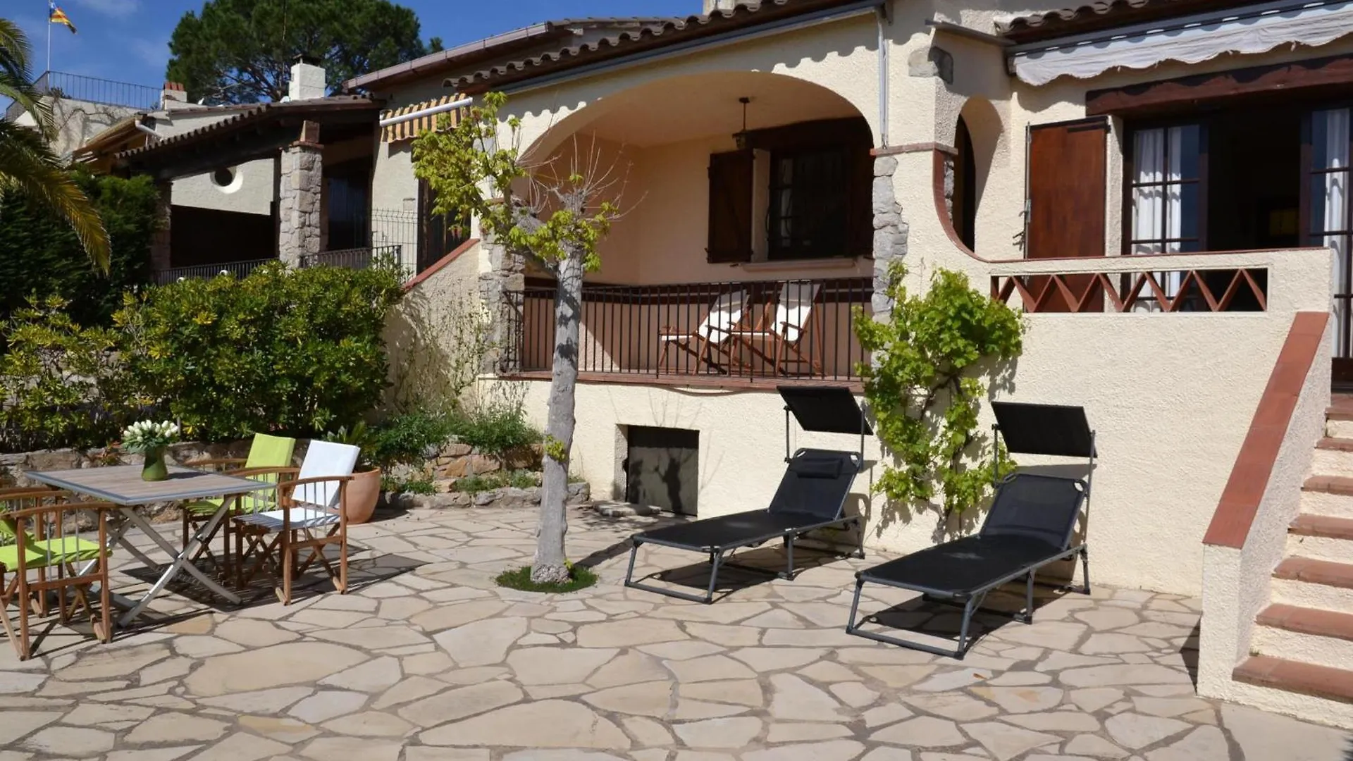 Casa A Solric Con Piscina Compartida, 3 Habitaciones, Cerca De L'Estartit Y Playas - Es-323-40